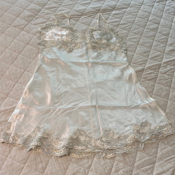 🔥🔥Victoria’s Secret Slip